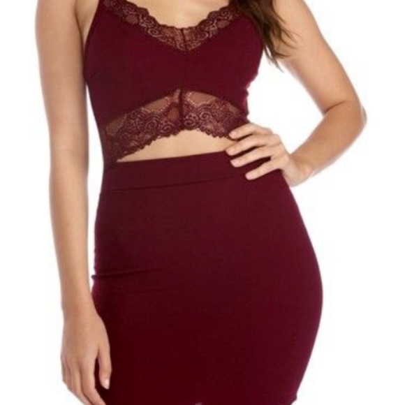 short tight burgundy dress